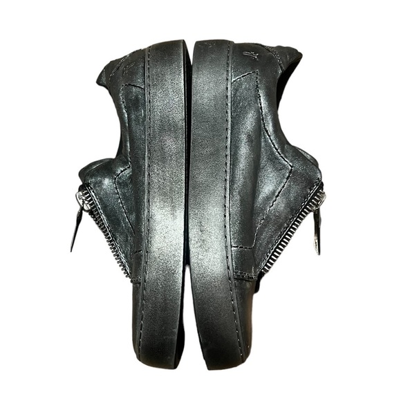 Frye Lena black metallic low top zip up leather sneaker - Picture 4 of 10